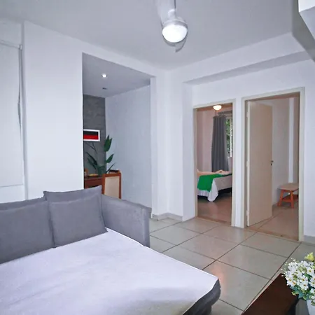 Ótimo 2 quartos na quadra da praia para 6 pessoas-3